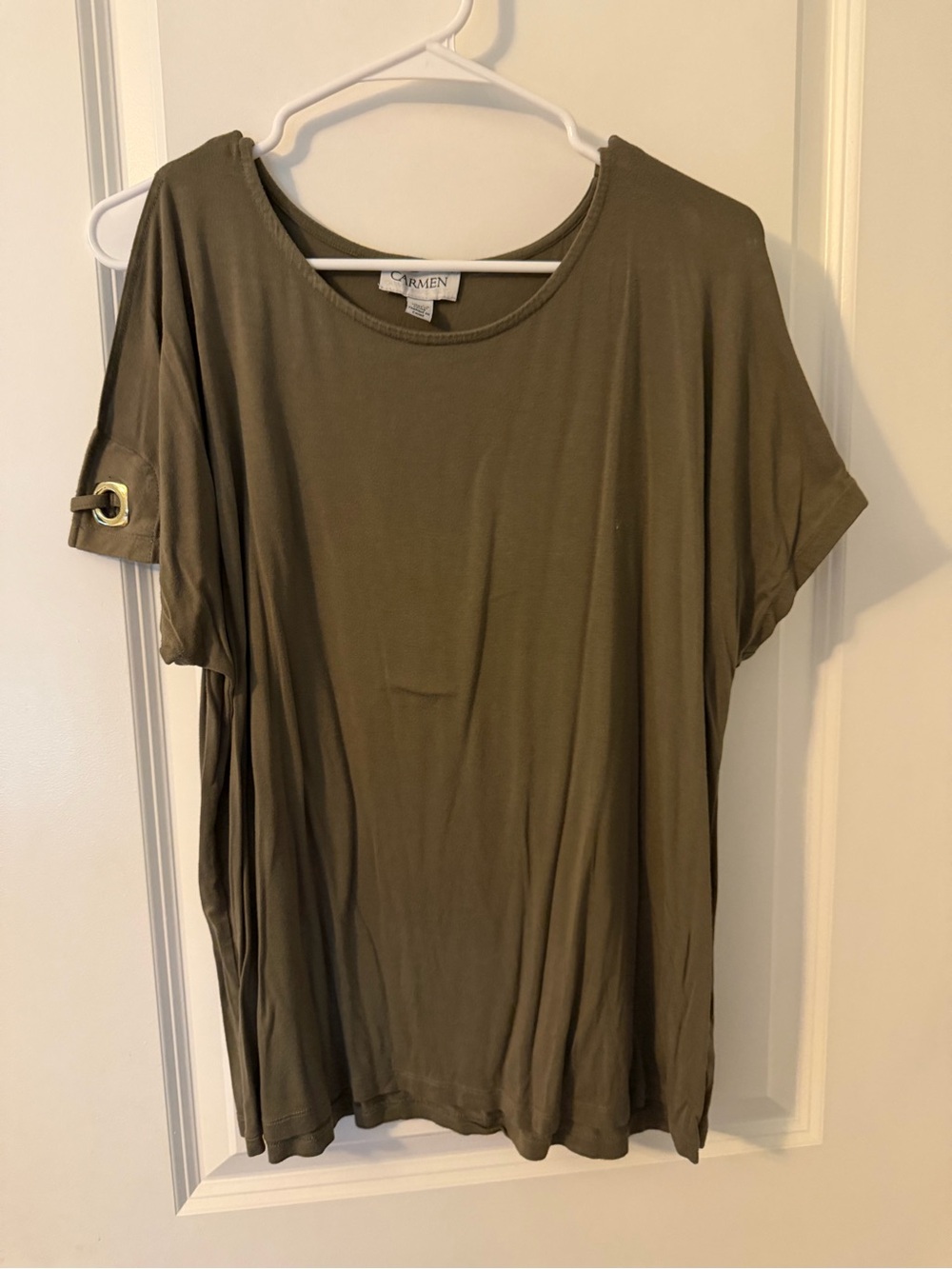 Carmen Olive Short Sleeve Tee with Grommet Detail, Sz XL